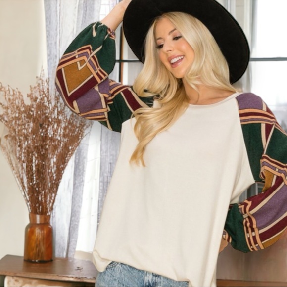 Pretty Knit Top with Contrast Print Sleeves LAST ONE! - Picture 4 of 6